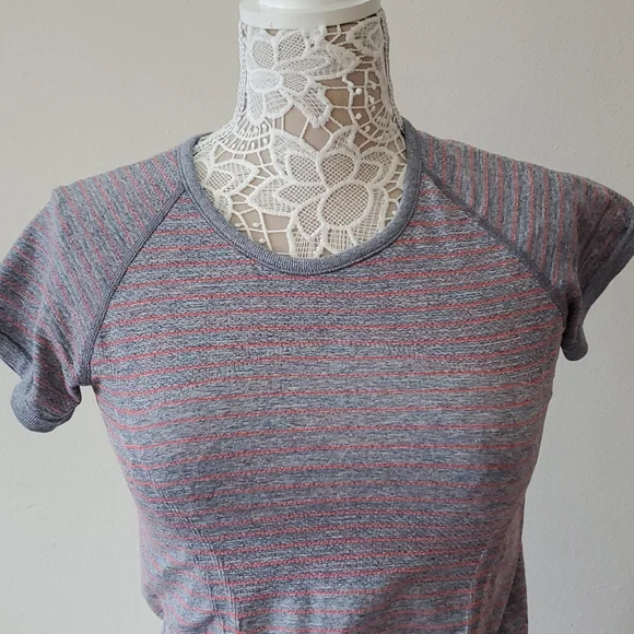 Athleta Active Tee 8323 - Picture 2 of 9